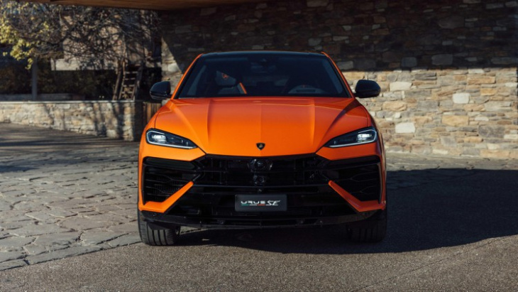 rückruf für lamborghini urus: motorhaube kann sich lösen