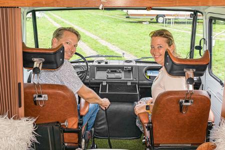 dieser oldtimer wird als familiencamper genutzt