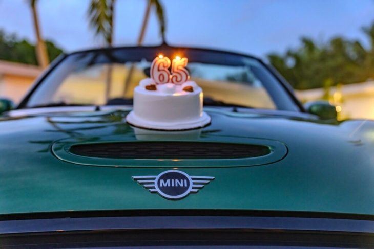 mini feiert geburtstag: 65 jahre, aber kein bisschen müde!