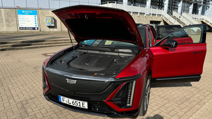 auto-test   cadillac lyriq ist der perfekte tesla-konkurrent – eigentlich