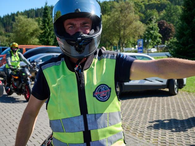 160 motorräder fahren zum „hayabusaclub germany“ quer durch winterberg - die besten bilder