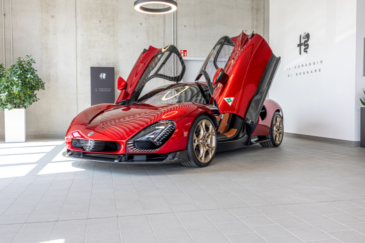 alfa romeo 33 stradale bei pista & piloti