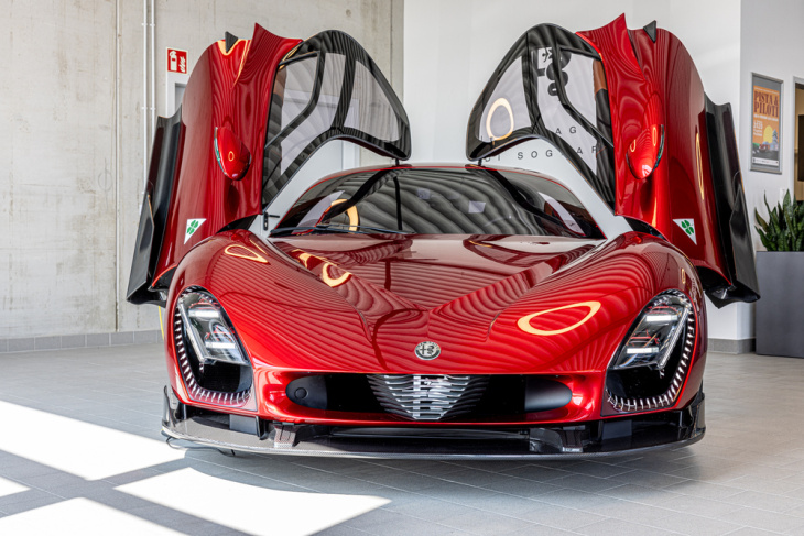 alfa romeo 33 stradale bei pista & piloti