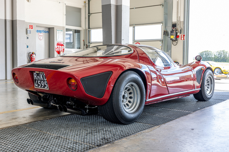 alfa romeo 33 stradale bei pista & piloti