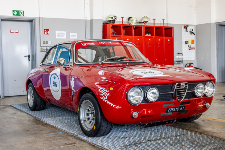 alfa romeo 33 stradale bei pista & piloti