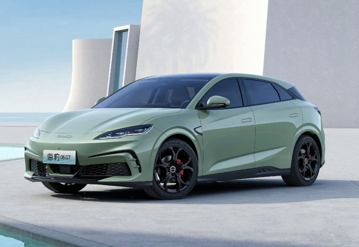 byd zeigt neues elektroauto: angriff auf cupra born und vw id.3