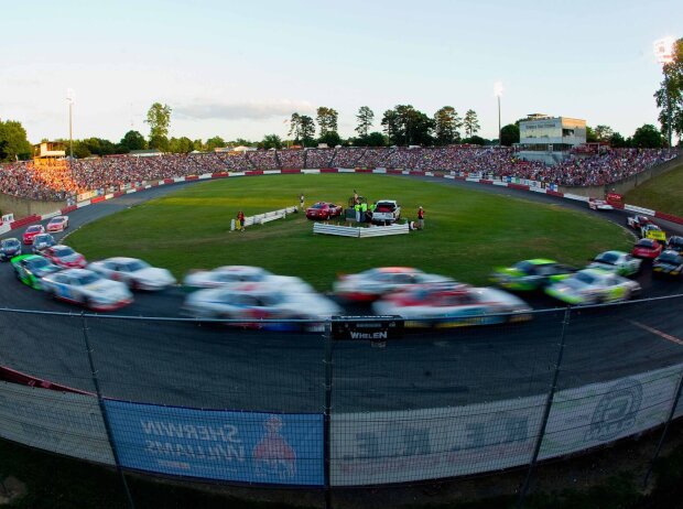 nascar-kalender 2025 steht: cup-debüt in mexiko & viele weitere änderungen!