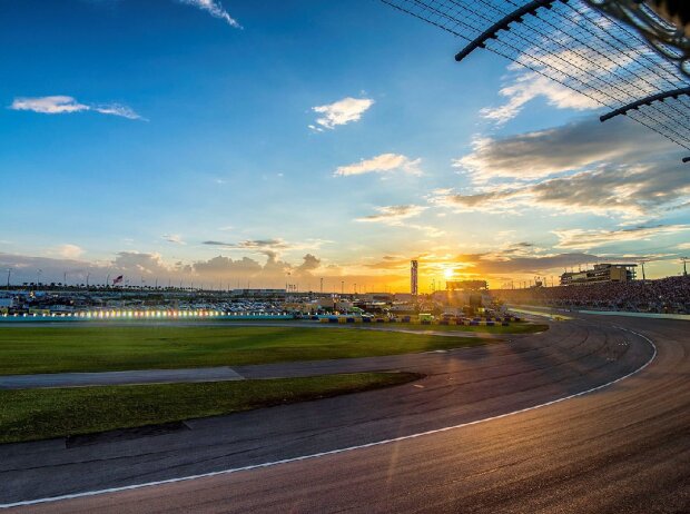 nascar-kalender 2025 steht: cup-debüt in mexiko & viele weitere änderungen!