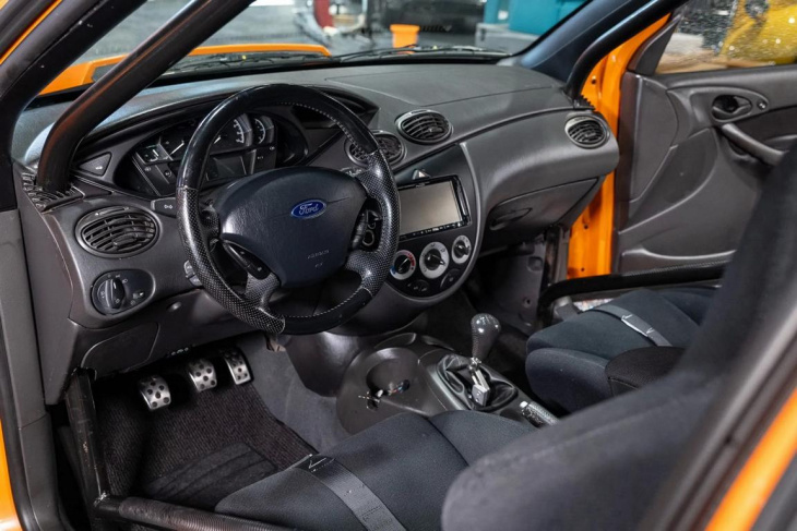 mit v8-gewalt: cooler 2001 ford focus zx3 wurde verkauft!