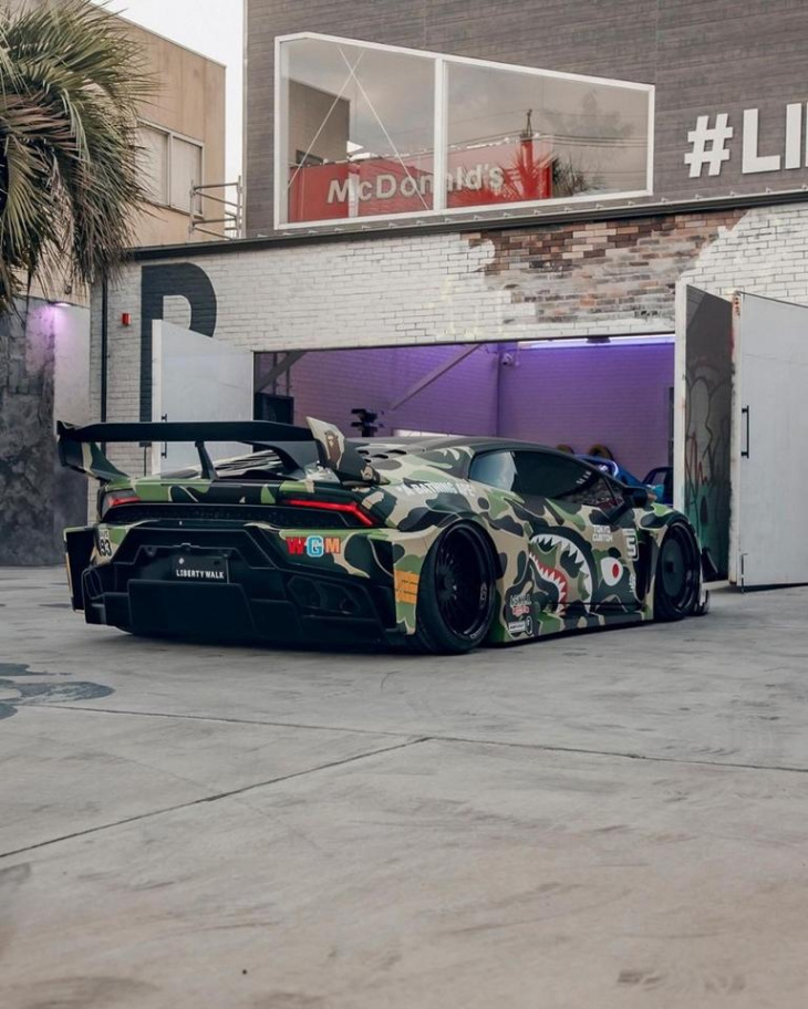 liberty-widebody-kit + camouflage am lamborghini huracan