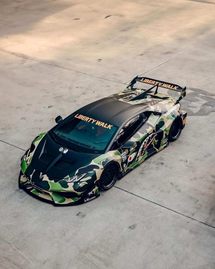 liberty-widebody-kit + camouflage am lamborghini huracan