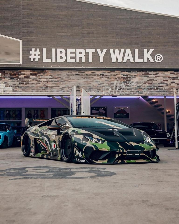 liberty-widebody-kit + camouflage am lamborghini huracan