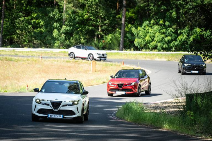 erster test alfa romeo junior veloce (2024): kann dieser romeo herzen brechen?