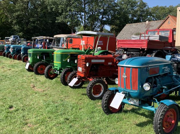 treffen in waffensen: oldtimerfans sind wie eine große familie