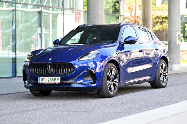 maserati grecale folgore: ein dreizack mit blitz