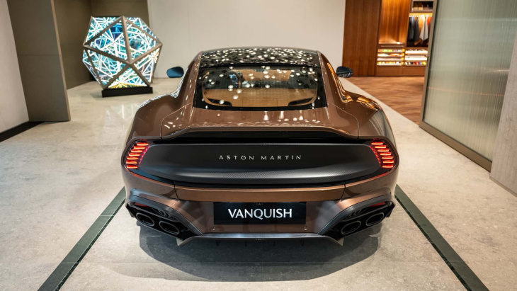 neuer aston martin vanquish (2025): der v12 lebt weiter