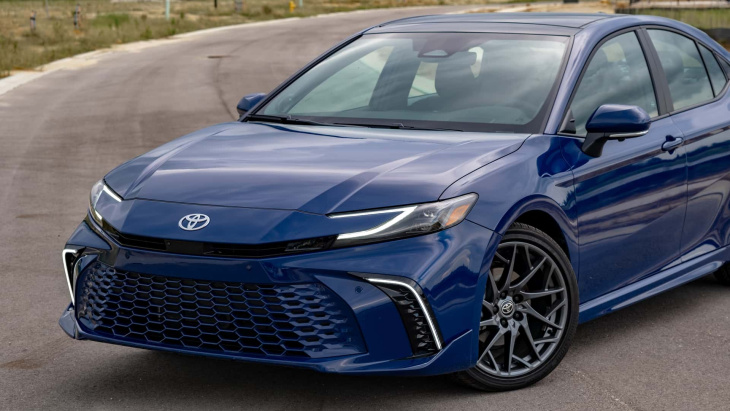 toyota camry (2024) im us-test: immer noch könig