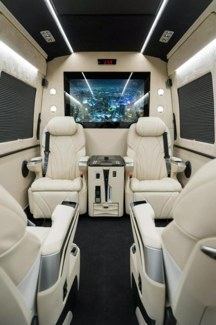 dieser mercedes sprinter kostet mehr als ein rolls-royce!