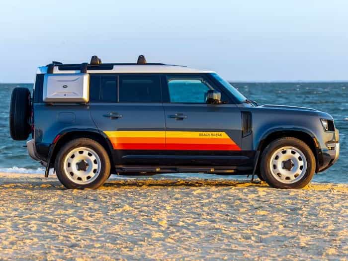 land rover stellt den “beach break” vor: limitierte edition des defender inspiriert von der surfkultur