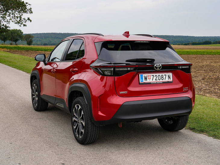 toyota yaris cross 1,5l 4×4 hybrid active drive im test