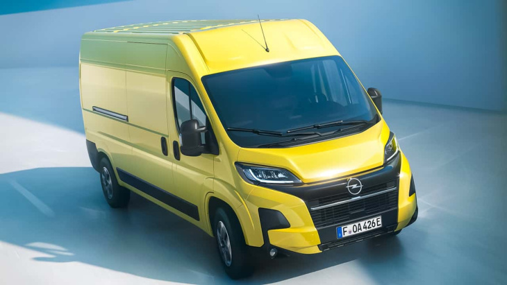 opel movano hydrogen steht auf der iaa transportation