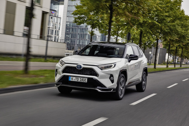 toyota senkt die preise für den rav4 plug-in-hybrid