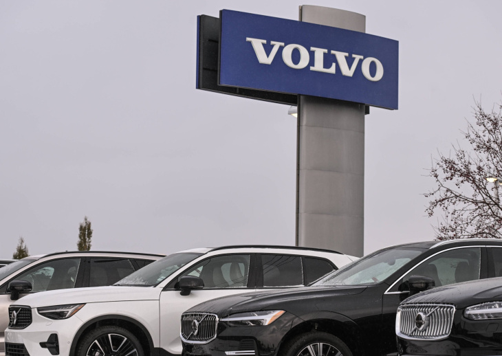 volvo wollte ab 2030 nur noch e-autos verkaufen – muss das ziel aber wegen mangelnder nachfrage begraben