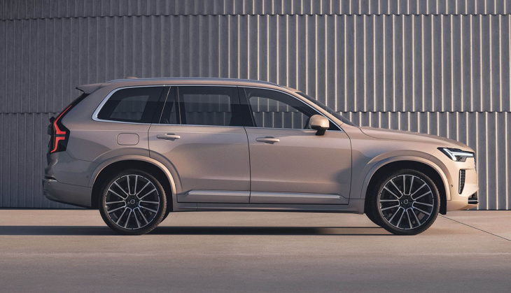 volvo präsentiert neuen xc90 als plug-in-hybrid und mild-hybrid