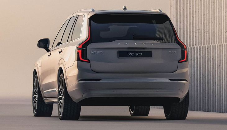 volvo präsentiert neuen xc90 als plug-in-hybrid und mild-hybrid