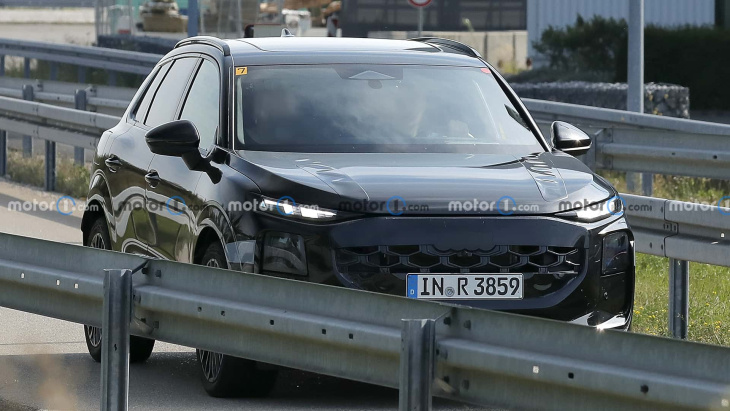 neuer audi q3 (2025) kaum noch getarnt erwischt