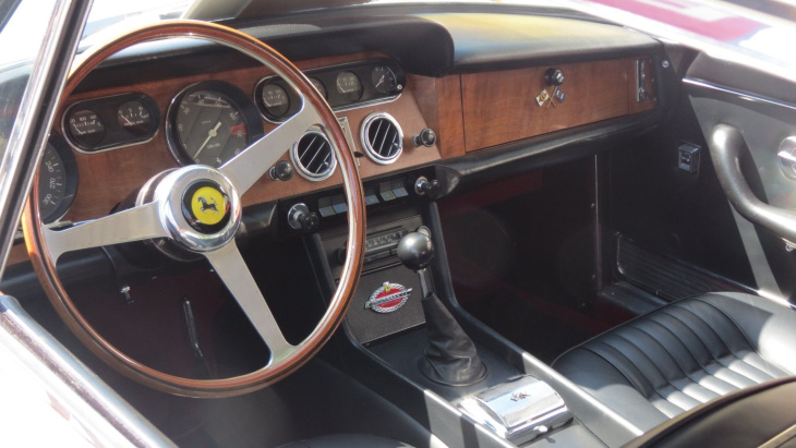 ferrari 330 gt 2+2: fotos von einem traumwagen