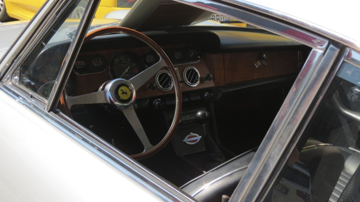 ferrari 330 gt 2+2: fotos von einem traumwagen