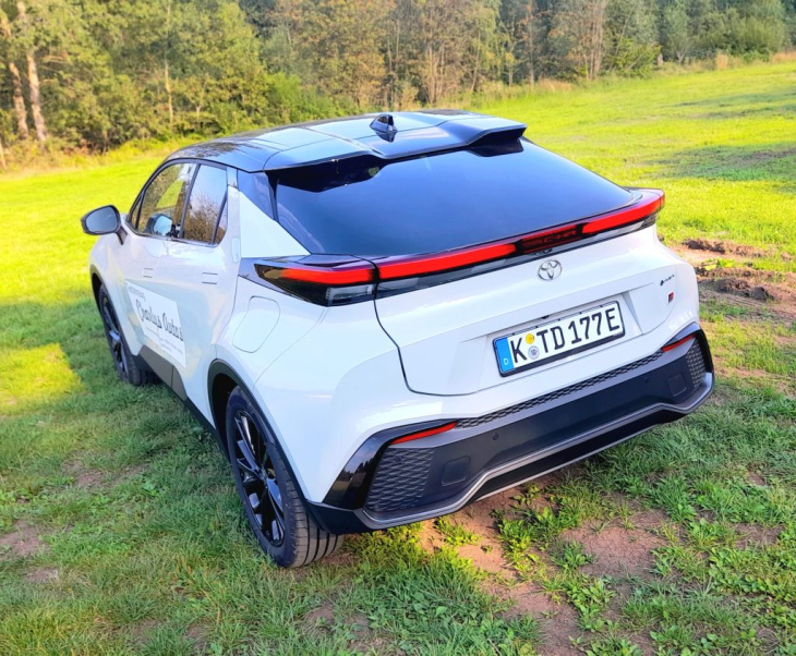 jetzt auch als plug-in-hybrid: der neue toyota c-hr