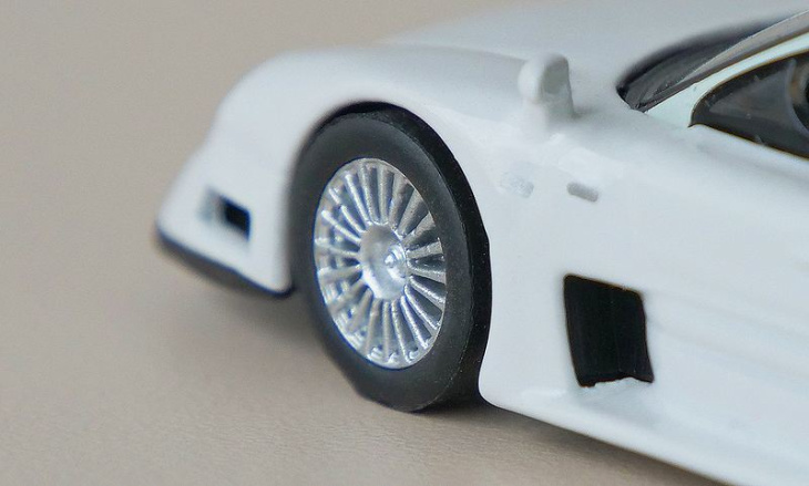 miniatur-mercedes mit vielen details