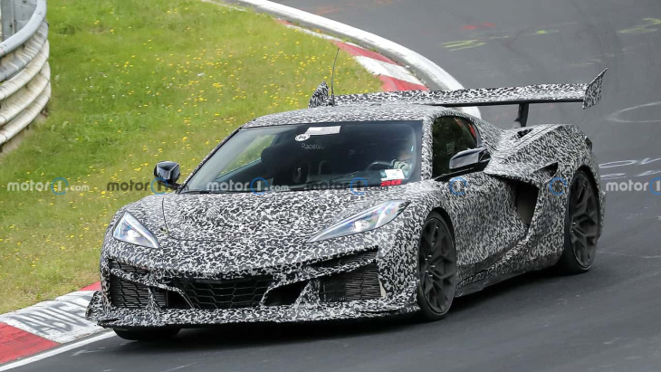 chevrolet corvette zora (2025) als erlkönig erwischt