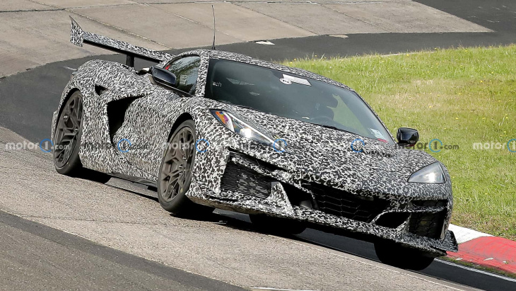 chevrolet corvette zora (2025) als erlkönig erwischt