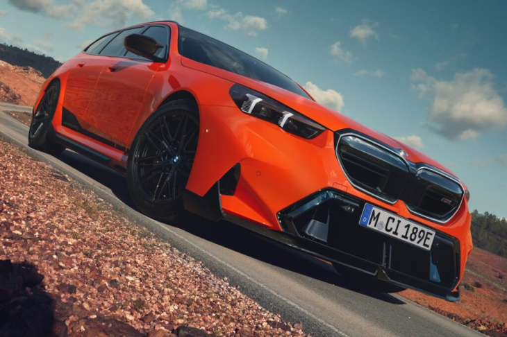 bmw m5 touring: feuerorange & m performance parts am g99