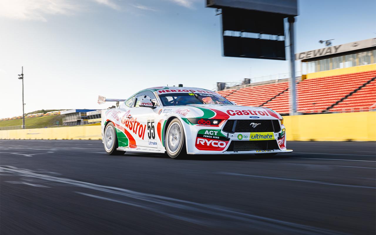 kontrovers cool: tickford castrol-supra-tribut auf ford mustang basis