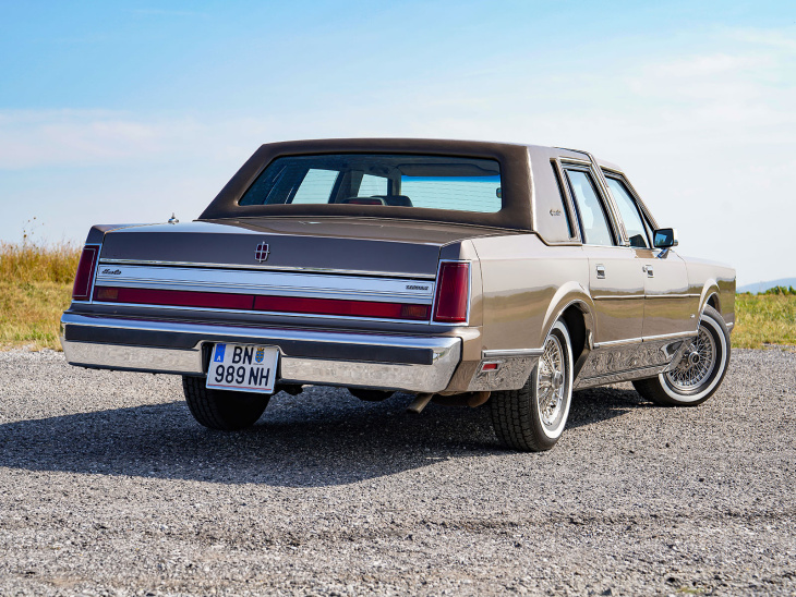 zeitreise: lincoln continental vs town car