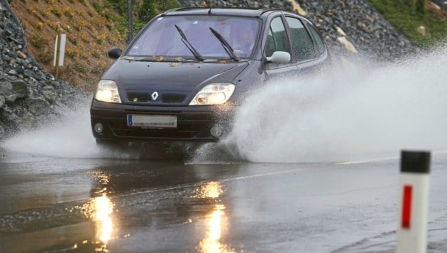 ab 80 km/h können die autoreifen „aufschwimmen“