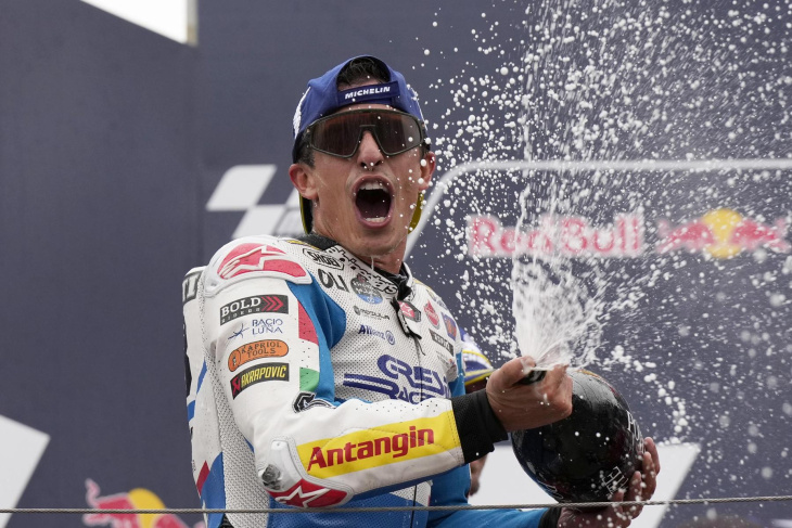 motogp: jorge martin verpokert sich, marc marquez gewinnt in san marino