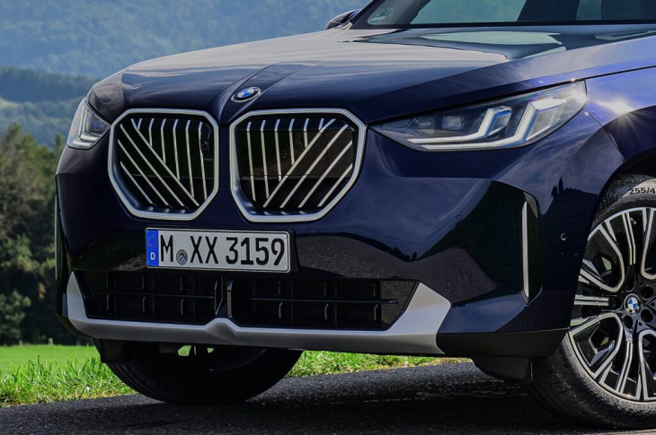 bmw x3 g45: fotos zeigen serien-look in tansanitblau