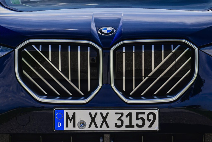 bmw x3 g45: fotos zeigen serien-look in tansanitblau