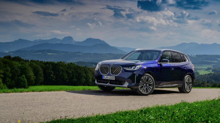 bmw x3 g45: fotos zeigen serien-look in tansanitblau