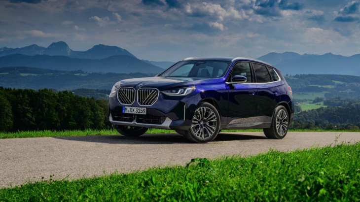 bmw x3 g45: fotos zeigen serien-look in tansanitblau