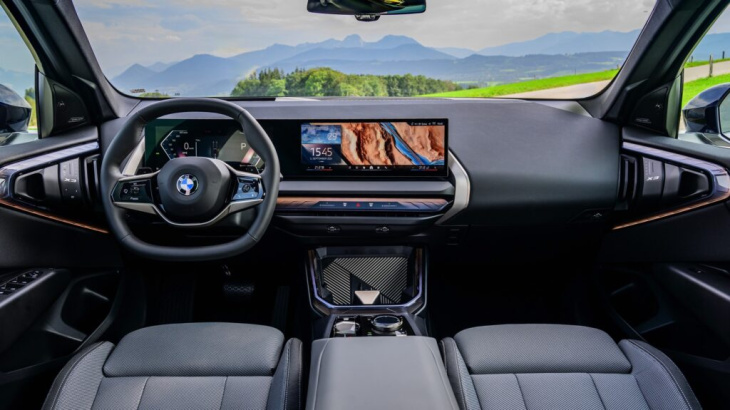 bmw x3 g45: fotos zeigen serien-look in tansanitblau