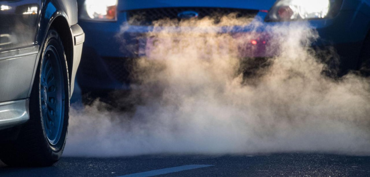 bundesregierung lehnt erleichterungen bei co₂-zielen für die autoindustrie ab