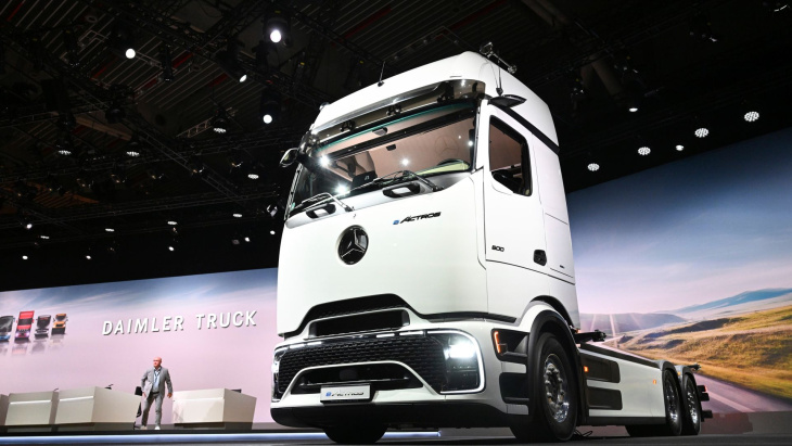 eactros 600: daimler truck startet bald mit serienproduktion des langstrecken-e-lkw