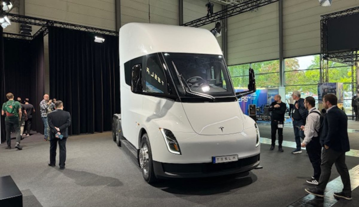 aktuell: nutzfahrzeug-iaa in hannover startet, tesla mit semi vor ort und bietet testfahrten an