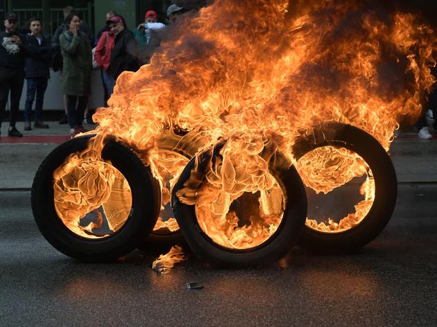 schließung von audi-werk löst massenproteste und streiks aus: blaupause für volkswagen-krise?